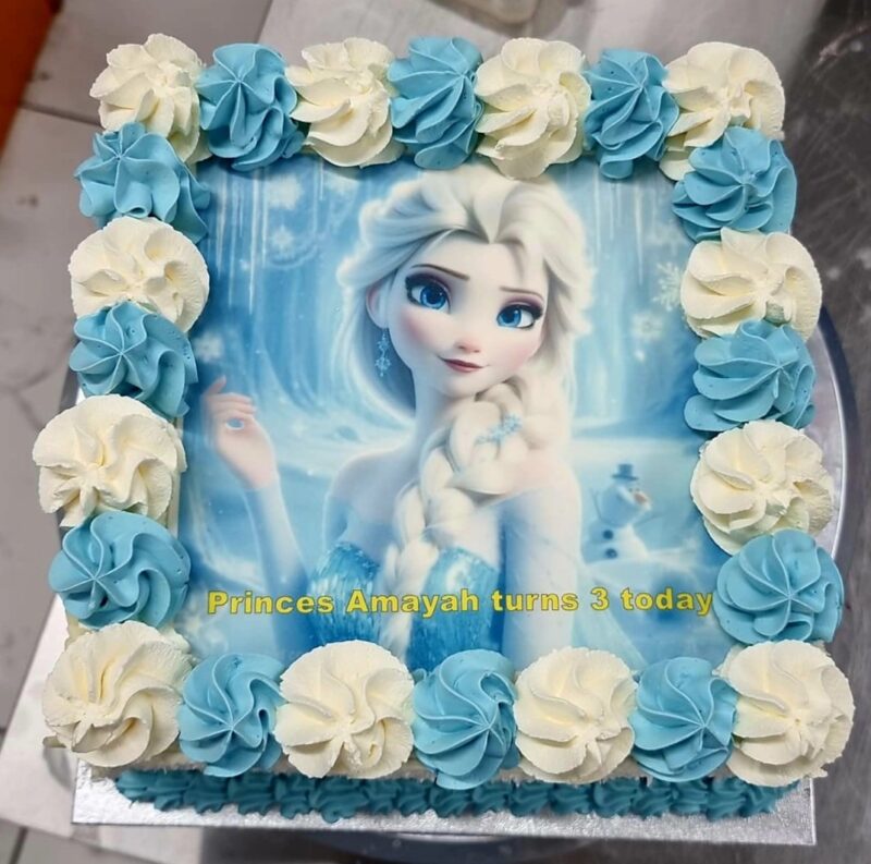 Elsa Frozen cake