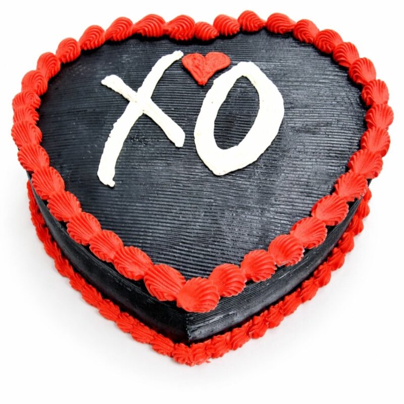XO Love Heart Cake